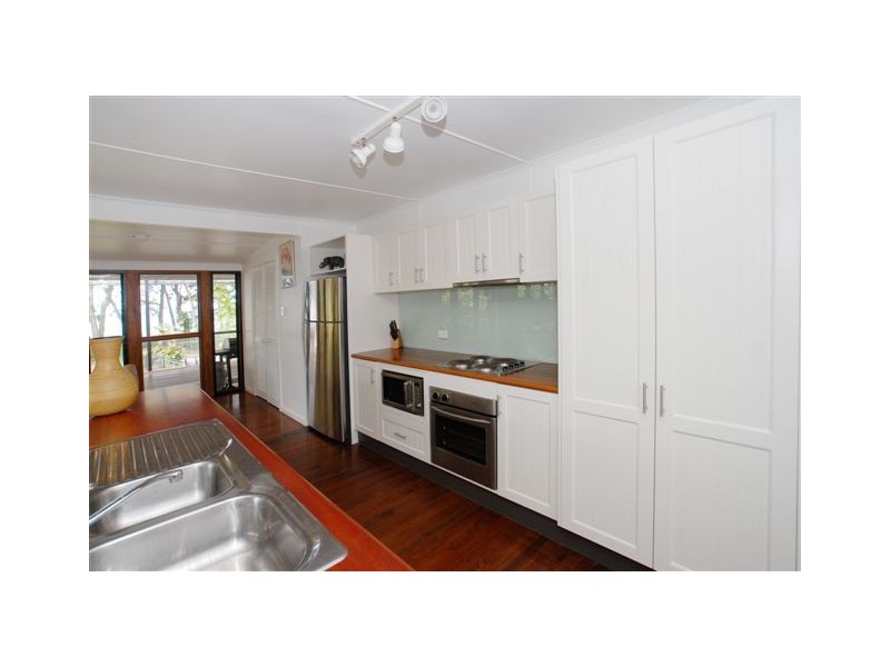 15 Marine Parade, Newell QLD 4873