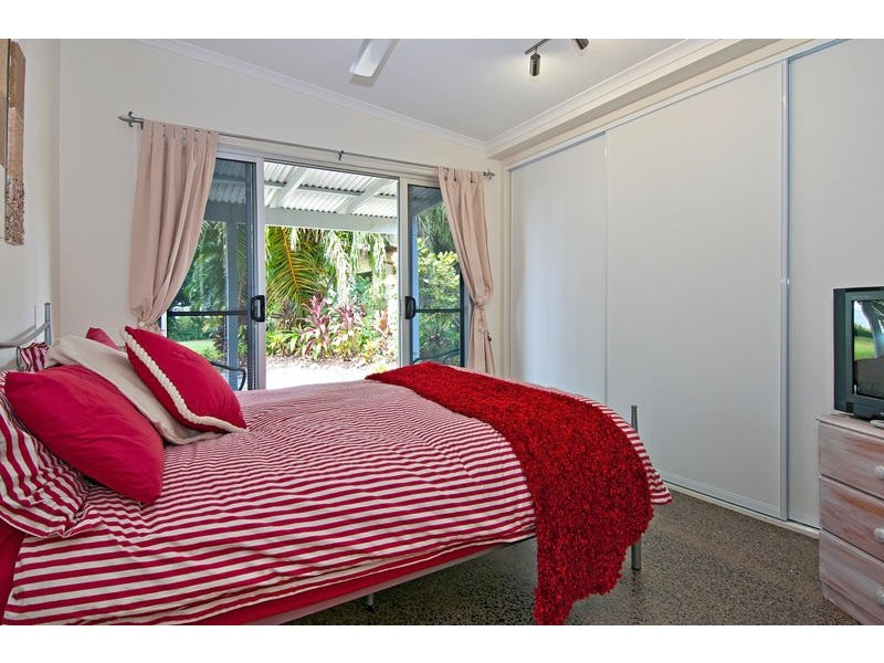 14 Toll Gate Road, Oak Beach QLD 4877