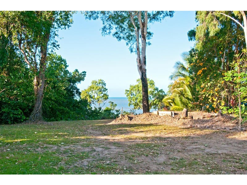 15 Toll Gate Rd, Oak Beach QLD 4877