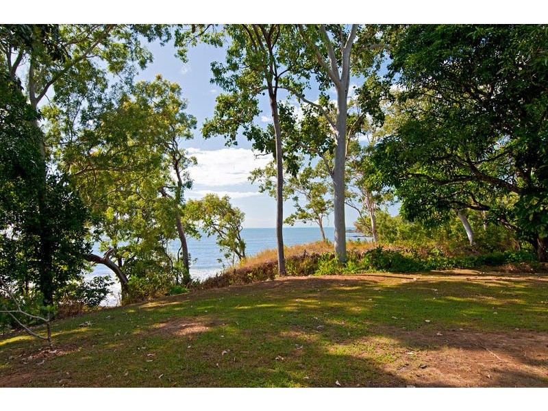 15 Toll Gate Rd, Oak Beach QLD 4877