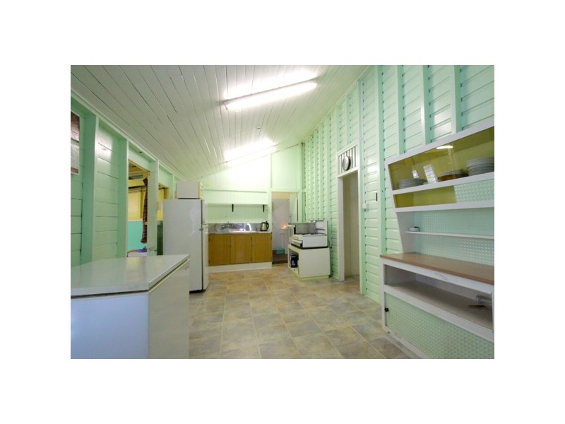 19 Owen Street, Mossman QLD 4873