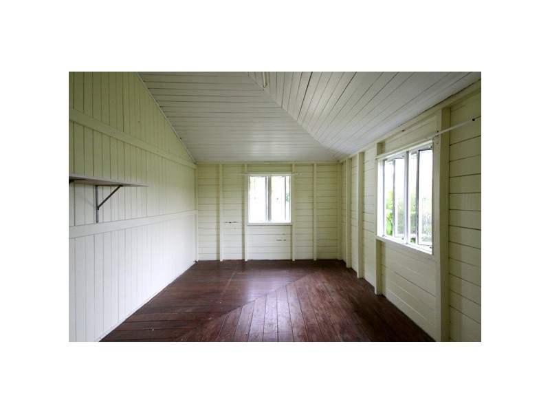 19 Owen Street, Mossman QLD 4873