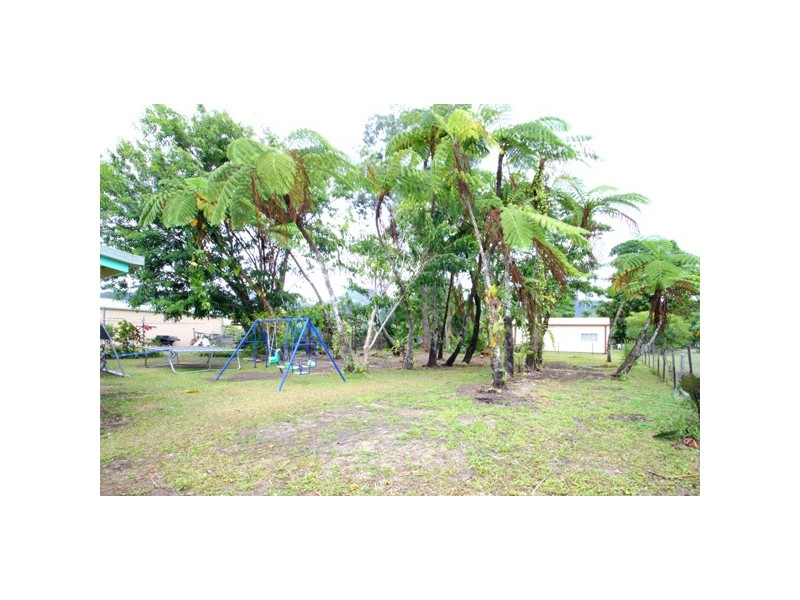 19 Owen Street, Mossman QLD 4873