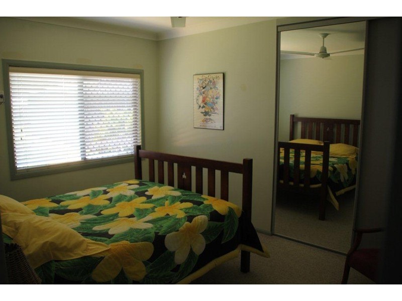 25 Maxwell Street, Mossman QLD 4873