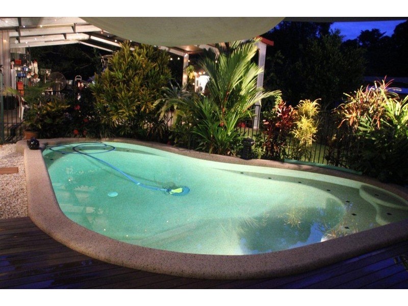 25 Maxwell Street, Mossman QLD 4873