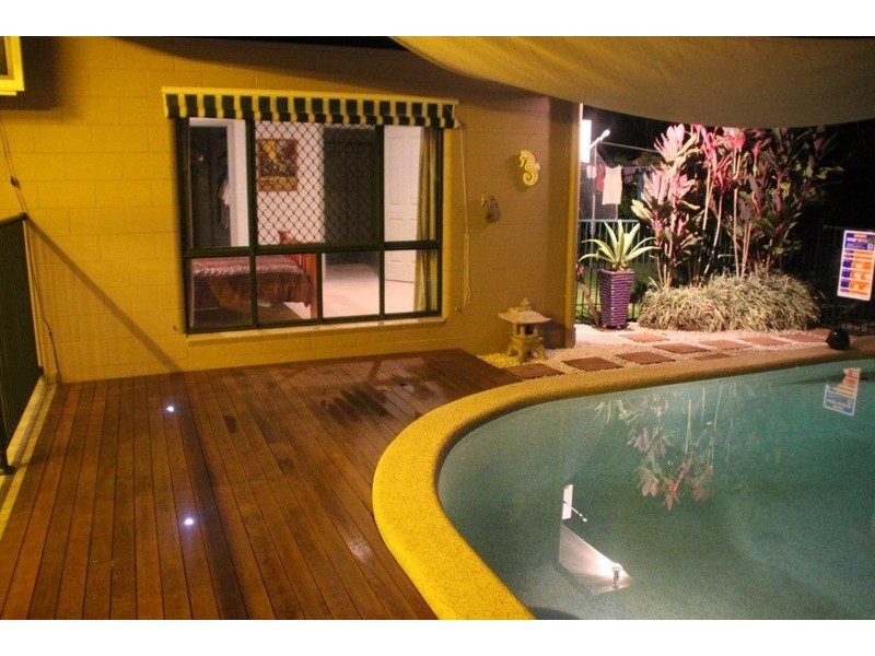 25 Maxwell Street, Mossman QLD 4873