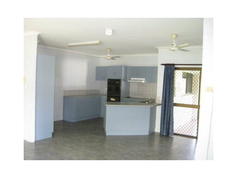 6 Middlemiss Street, Mossman QLD 4873