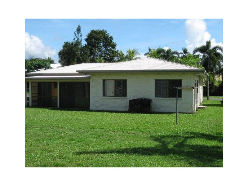 6 Middlemiss Street, Mossman QLD 4873