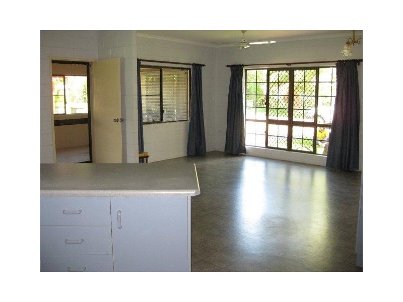 6 Middlemiss Street, Mossman QLD 4873