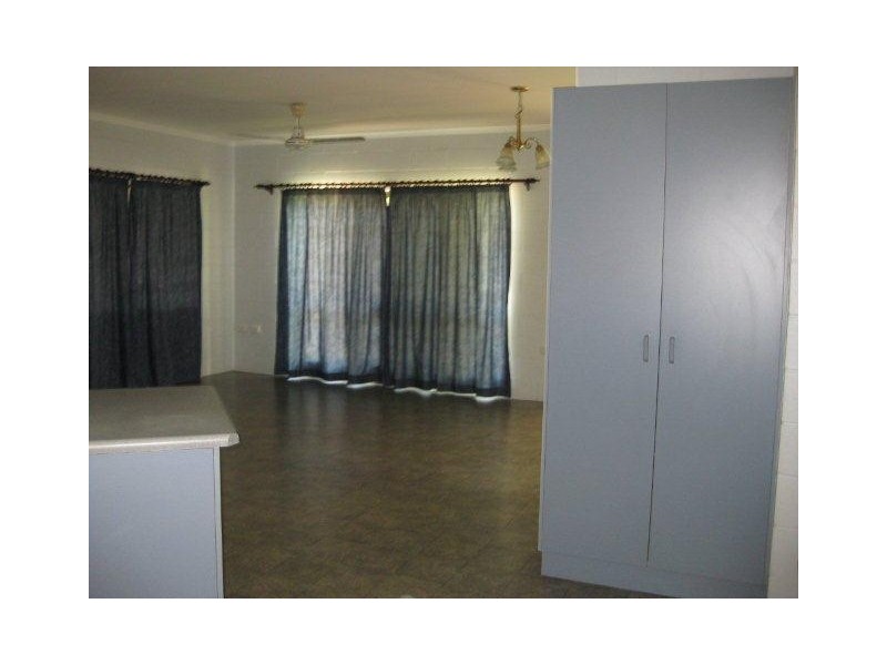 6 Middlemiss Street, Mossman QLD 4873