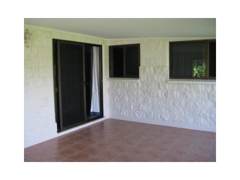 6 Middlemiss Street, Mossman QLD 4873