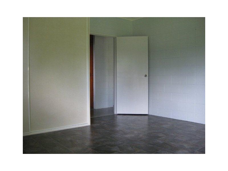 6 Middlemiss Street, Mossman QLD 4873