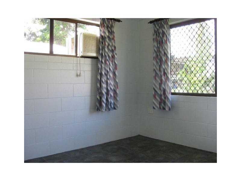 6 Middlemiss Street, Mossman QLD 4873