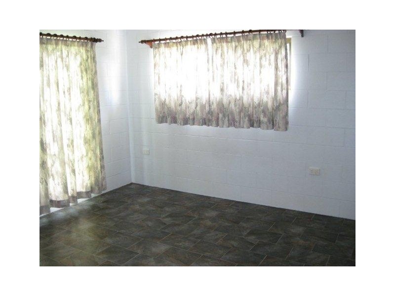 6 Middlemiss Street, Mossman QLD 4873