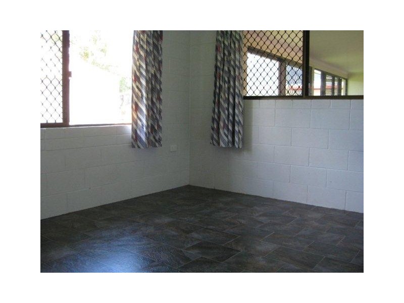 6 Middlemiss Street, Mossman QLD 4873