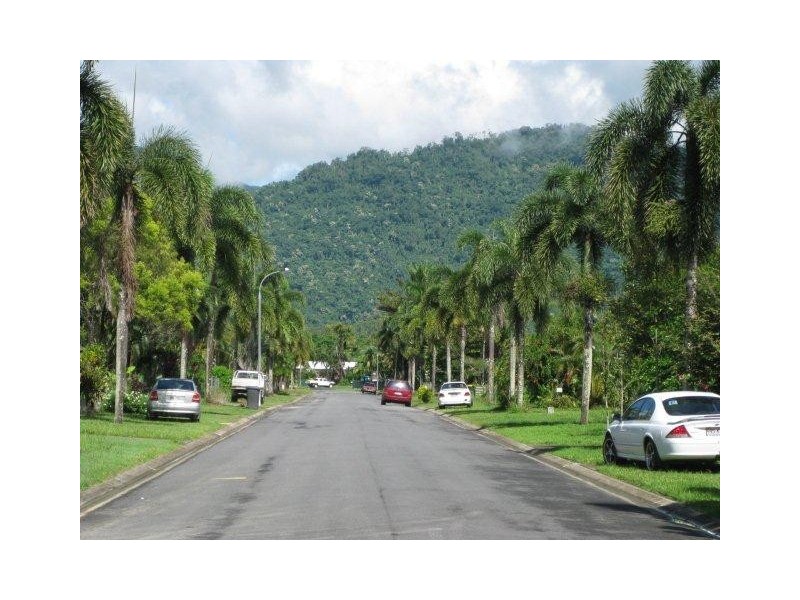 6 Middlemiss Street, Mossman QLD 4873