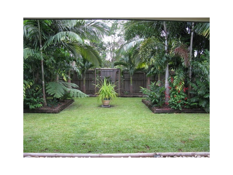 11 Forest Glen Rd, Mossman QLD 4873