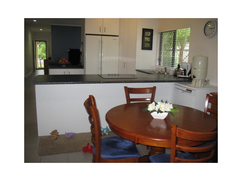 11 Forest Glen Rd, Mossman QLD 4873