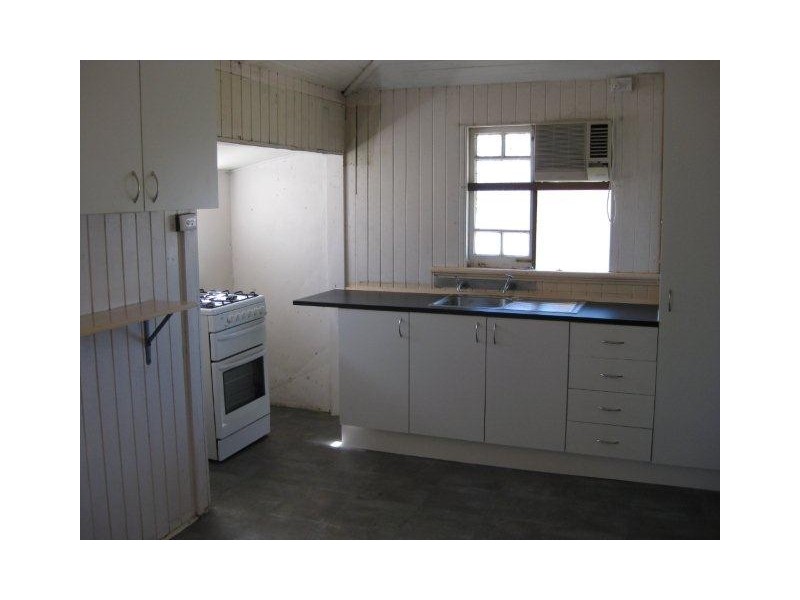 15 Grogan Street, Mossman QLD 4873