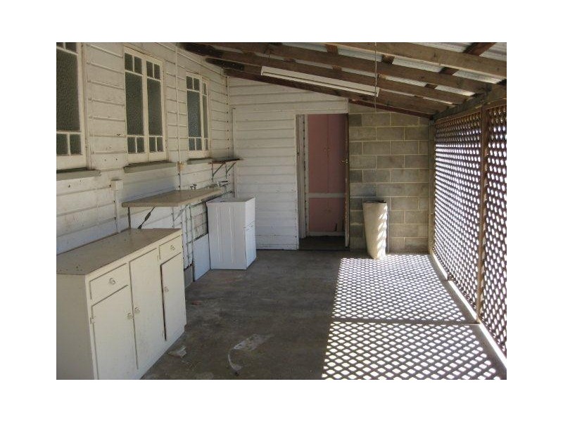 15 Grogan Street, Mossman QLD 4873