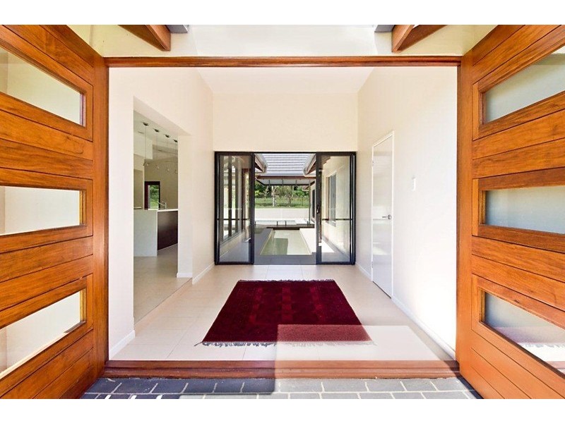 6 Nancy Close, Oak Beach QLD 4877