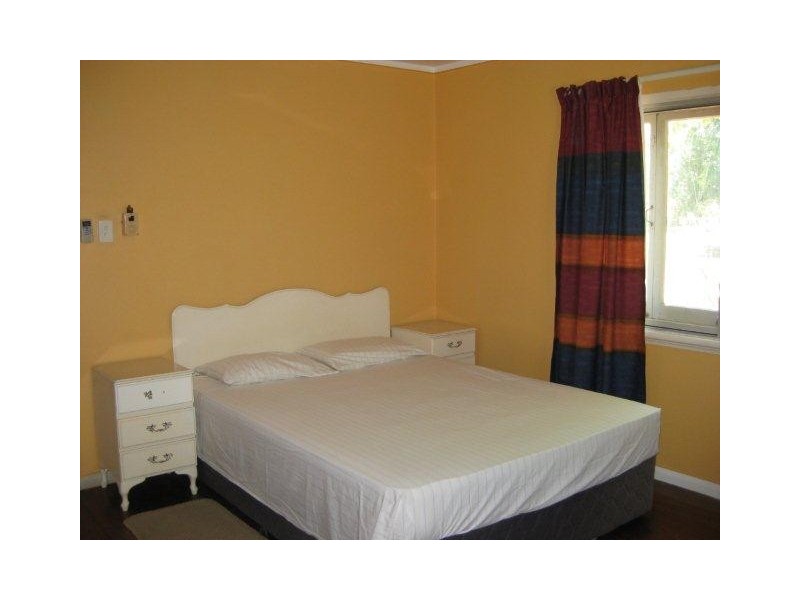 17 Maxwell Street, Mossman QLD 4873