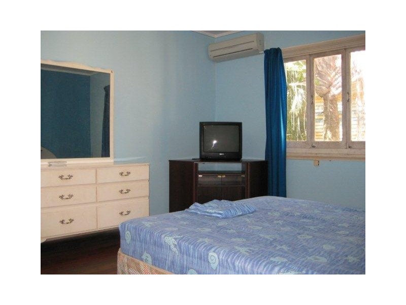 17 Maxwell Street, Mossman QLD 4873