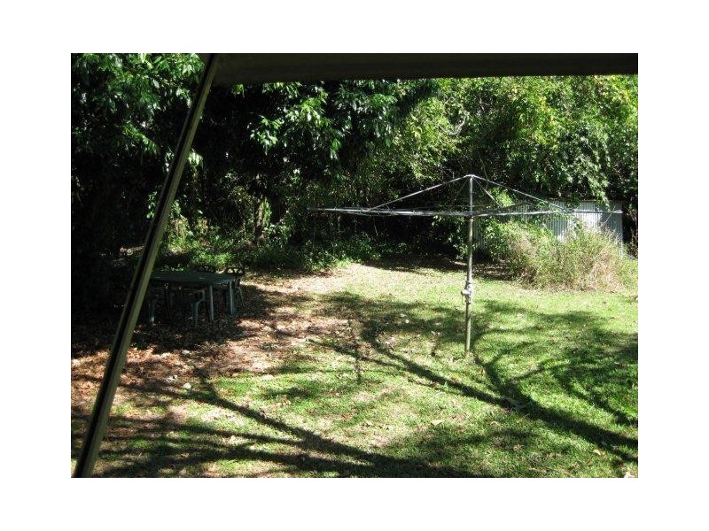 17 Maxwell Street, Mossman QLD 4873