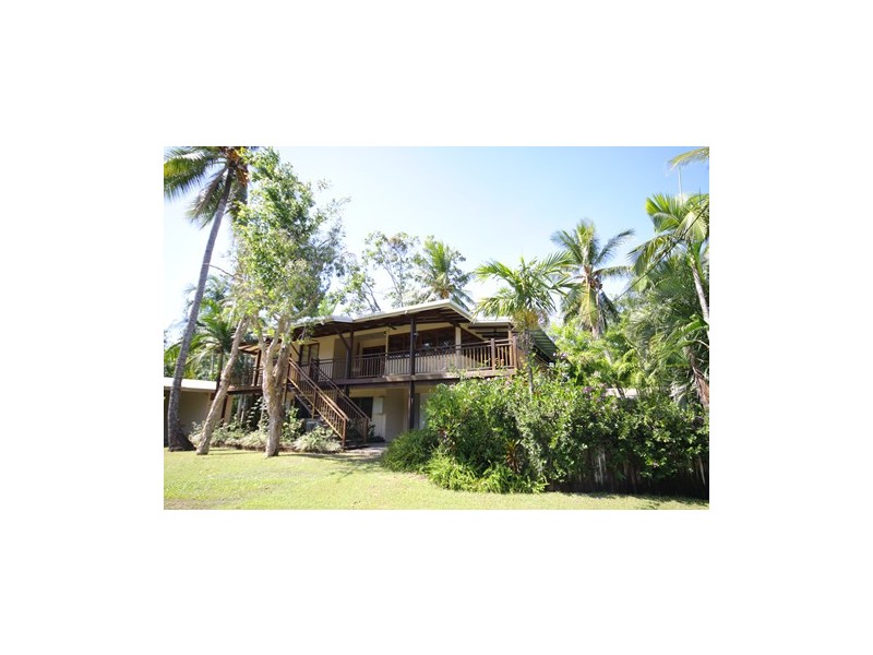 302 Port Douglas Rd (2 Seabrook Av), Port Douglas QLD 4877