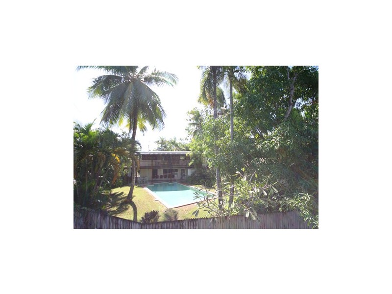 302 Port Douglas Rd (2 Seabrook Av), Port Douglas QLD 4877