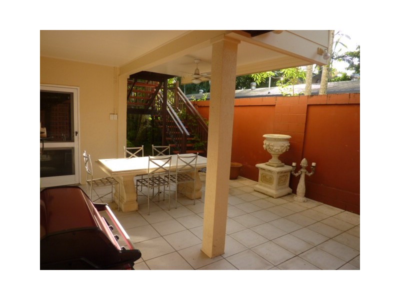 302 Port Douglas Rd (2 Seabrook Av), Port Douglas QLD 4877