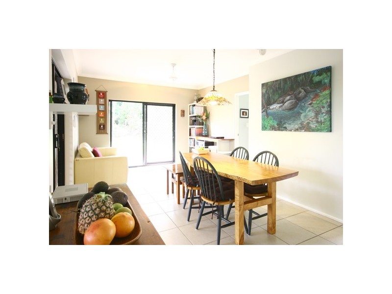 18 White Oak Ave, Mossman QLD 4873