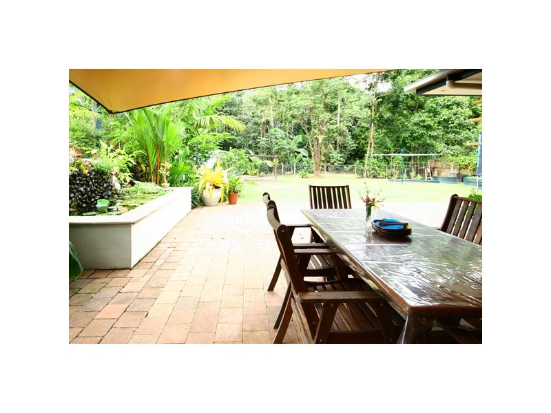 18 White Oak Ave, Mossman QLD 4873