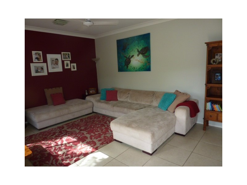 18 White Oak Ave, Mossman QLD 4873