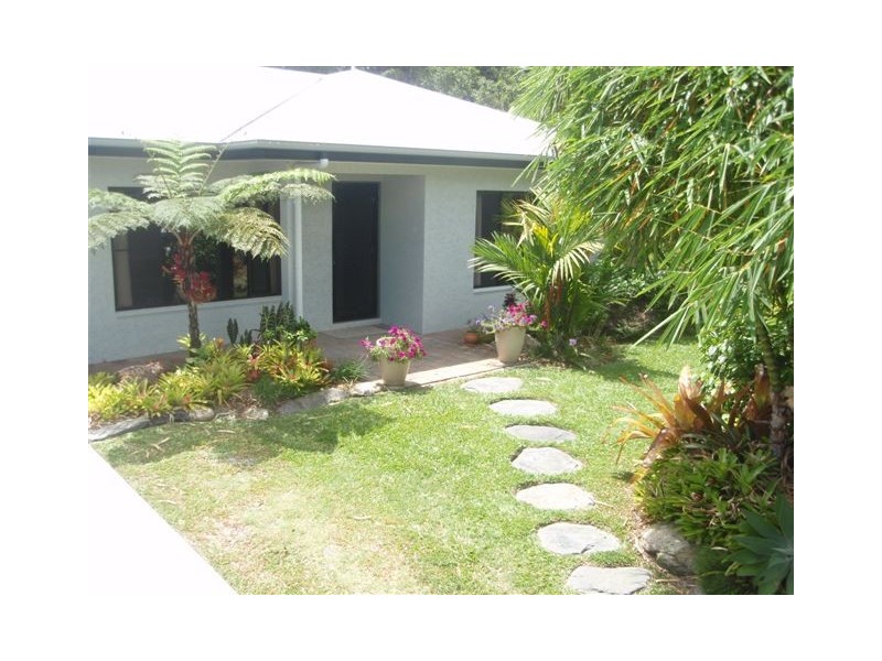18 White Oak Ave, Mossman QLD 4873