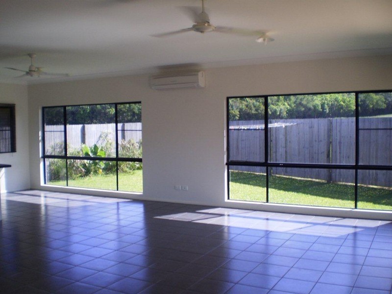 16 Satinash Street, Mossman QLD 4873
