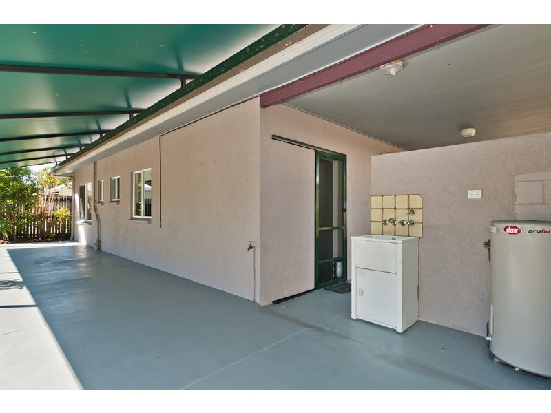 10 Snapper Island Drive, Wonga QLD 4873