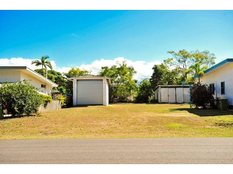 98 Marine Pde, Newell QLD 4873