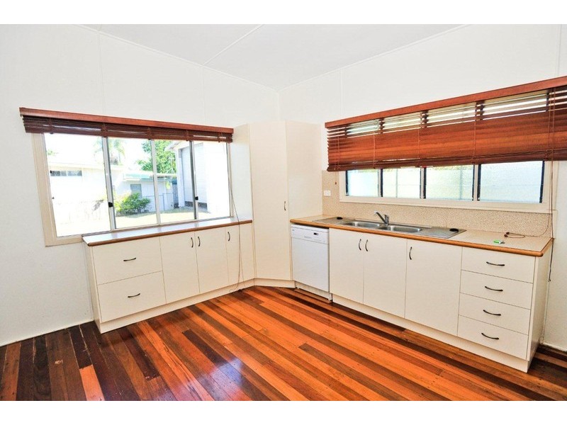 100 Marine Pde, Newell QLD 4873