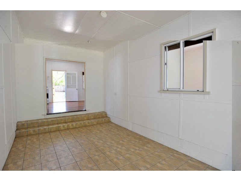 100 Marine Pde, Newell QLD 4873