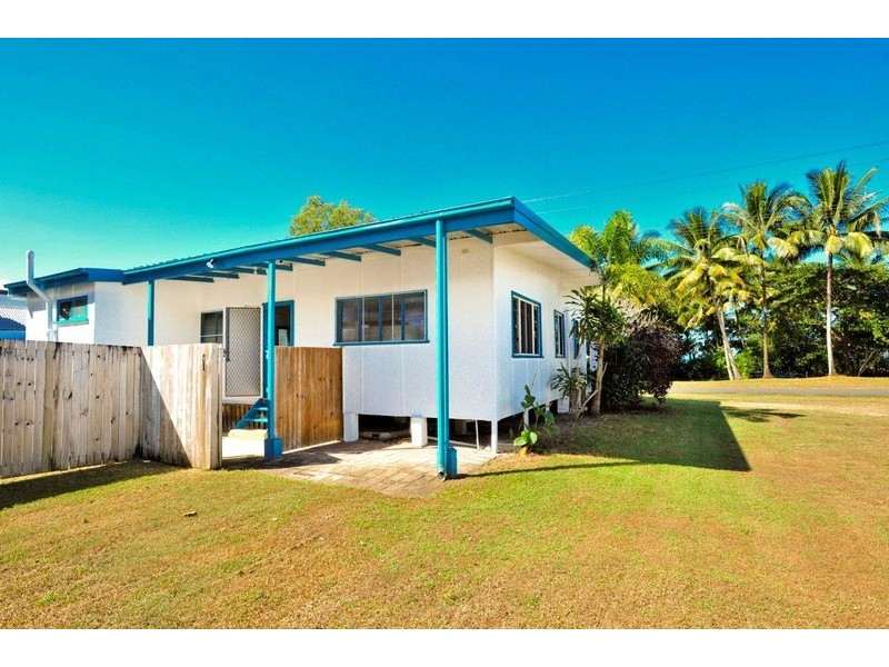 100 Marine Pde, Newell QLD 4873
