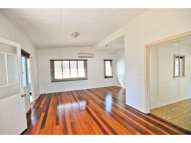 100 Marine Pde, Newell QLD 4873