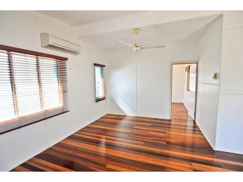 100 Marine Pde, Newell QLD 4873