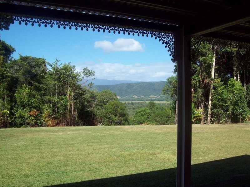 21 Forest Close FOREST CREEK, Daintree QLD 4873