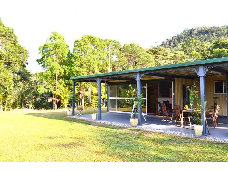 21 Forest Close FOREST CREEK, Daintree QLD 4873