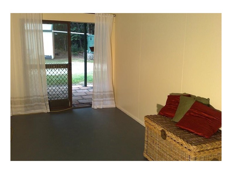 21 Forest Close FOREST CREEK, Daintree QLD 4873