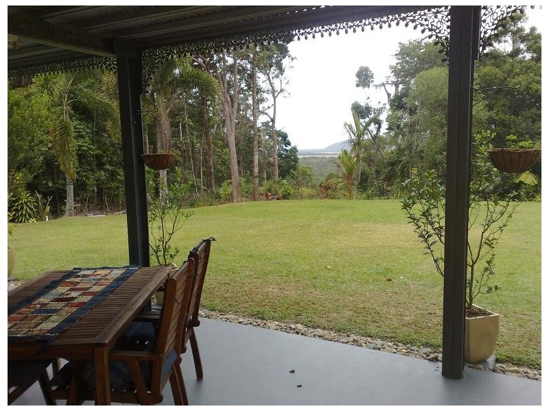 21 Forest Close FOREST CREEK, Daintree QLD 4873