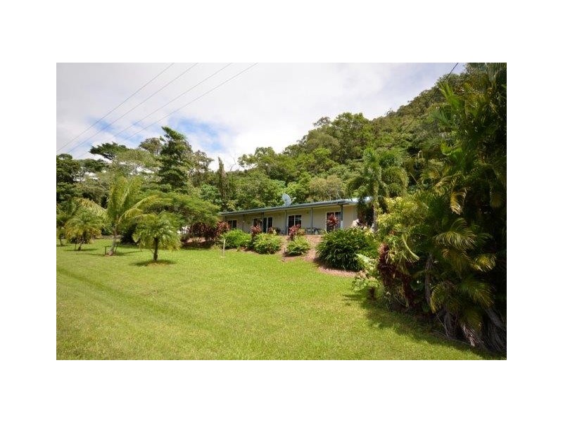 15 De Meio Drive, Wonga QLD 4873