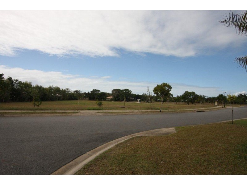 17 Shearwater Street, Port Douglas QLD 4877