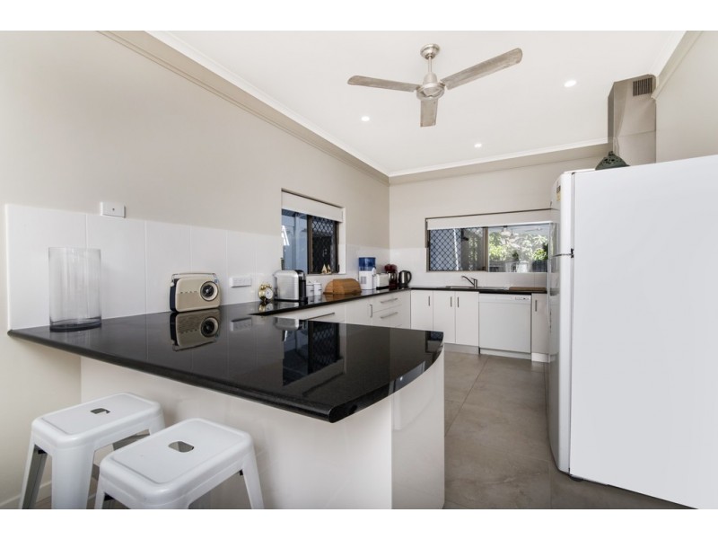 8 Limpet Ave, Port Douglas QLD 4877